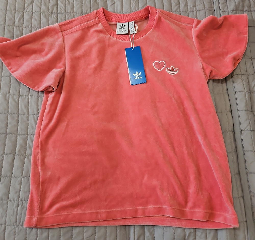 NWT adidas Hazy Rose Top with Heart Detail and Cute Flutter Sleeves Sz S